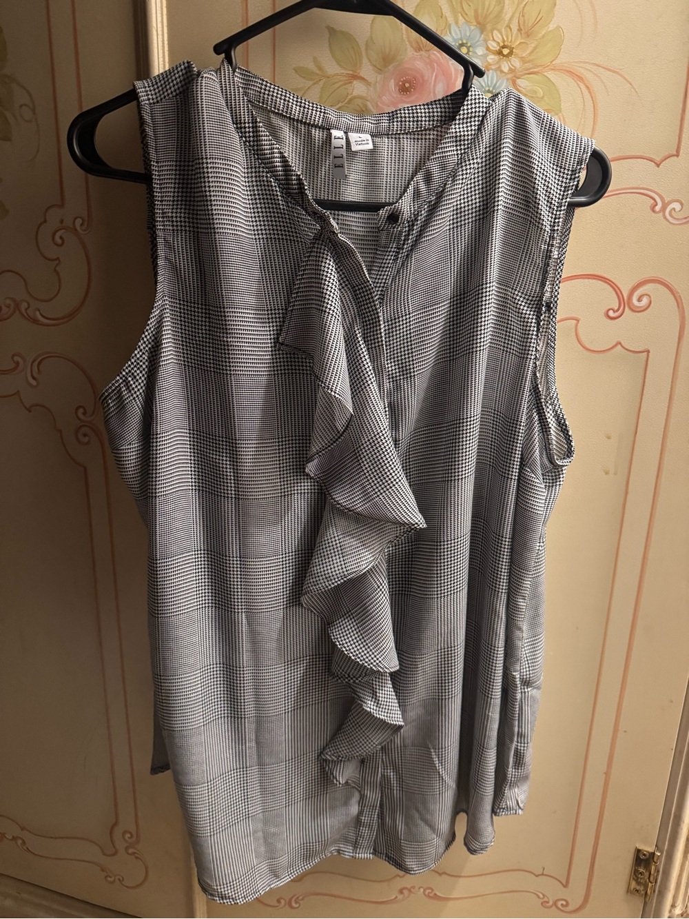Sleeveless Ruffle Plaid Top LARGE